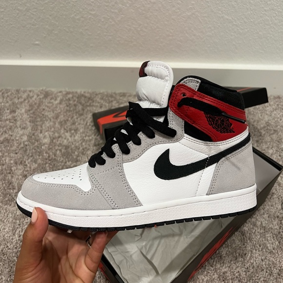 Air Jordan 1 Retro High OG Smoke Grey - Picture 5 of 7
